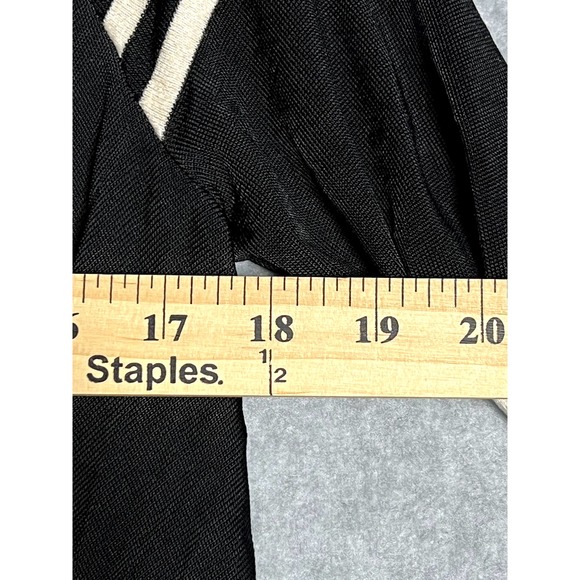 St. John Sport black and cream open wool shrug size small - Picture 8 of 10